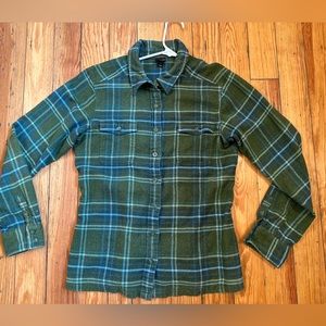 Green plaid Patagonia flannel shirt, women’s 10, 100% organic cotton